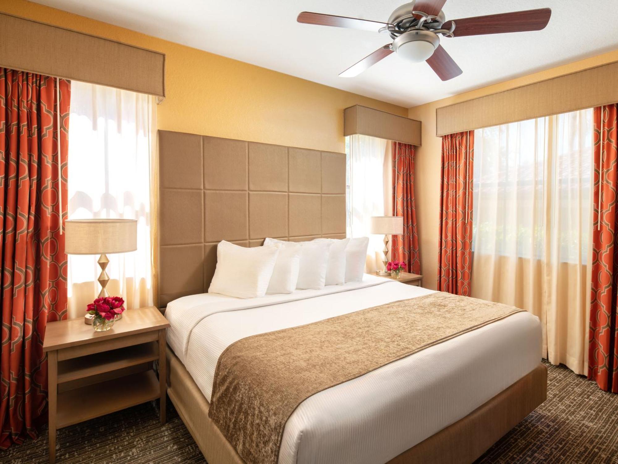 Floridays Orlando Two & Three Bed Rooms Condo Resort Williamsburg Exterior photo