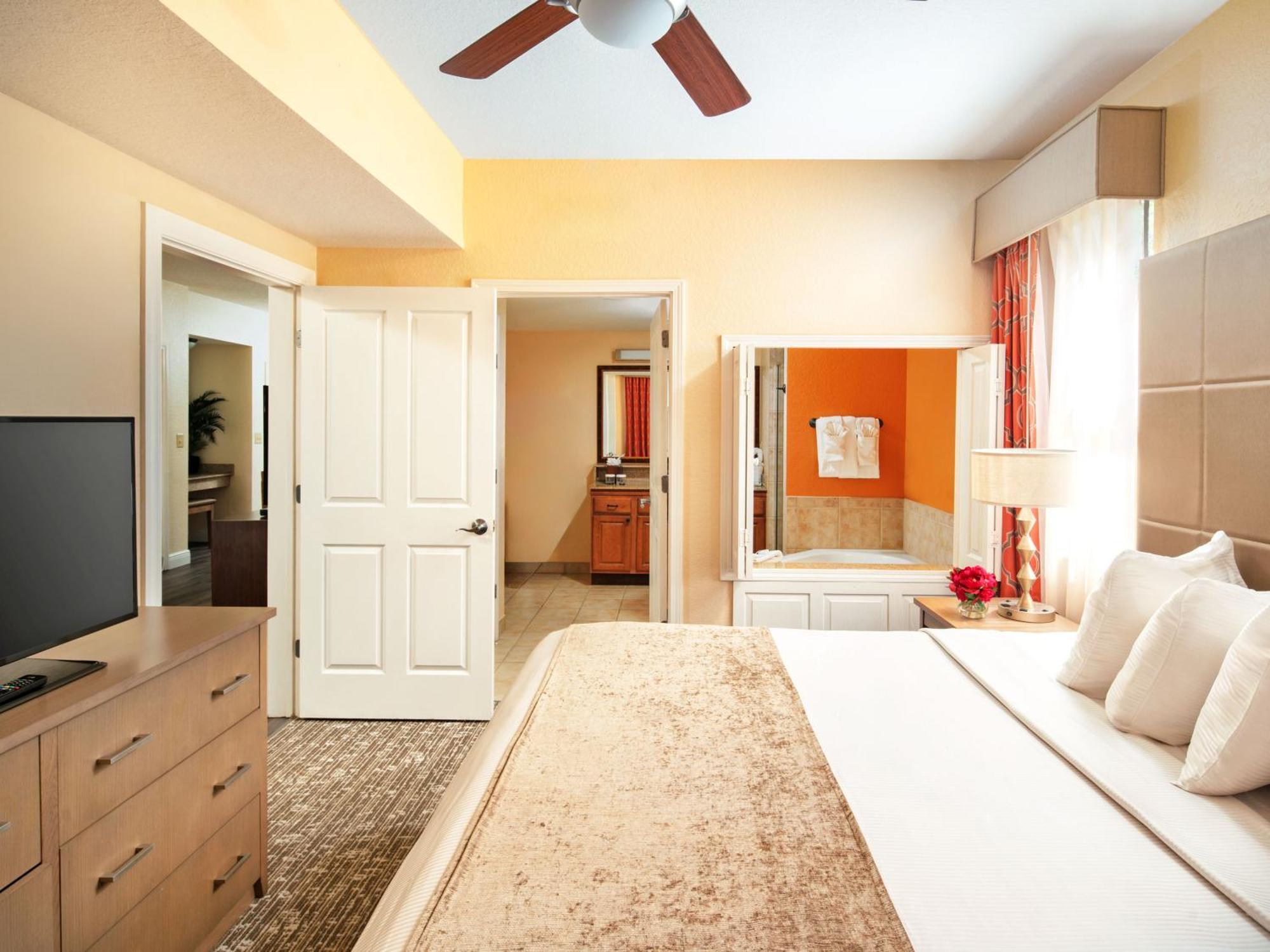 Floridays Orlando Two & Three Bed Rooms Condo Resort Williamsburg Exterior photo