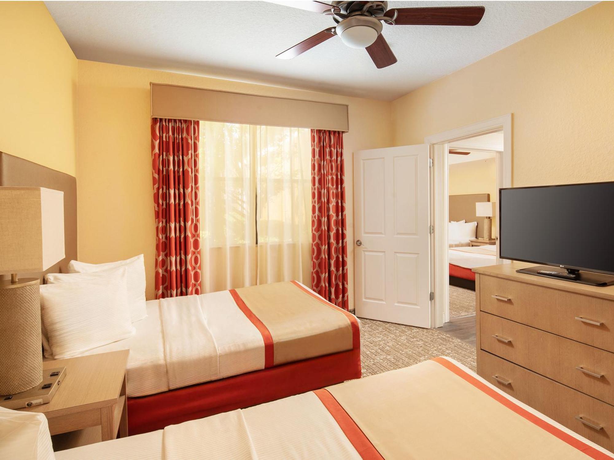 Floridays Orlando Two & Three Bed Rooms Condo Resort Williamsburg Exterior photo