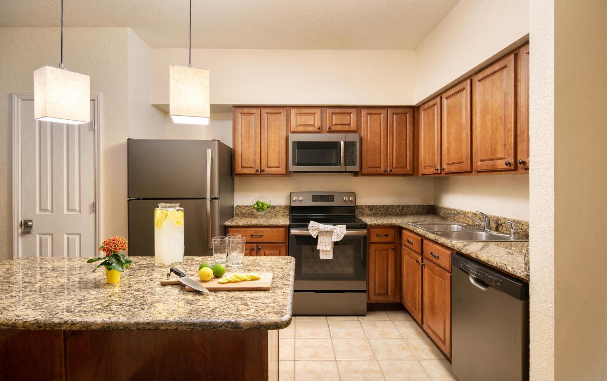 Floridays Orlando Two & Three Bed Rooms Condo Resort Williamsburg Exterior photo