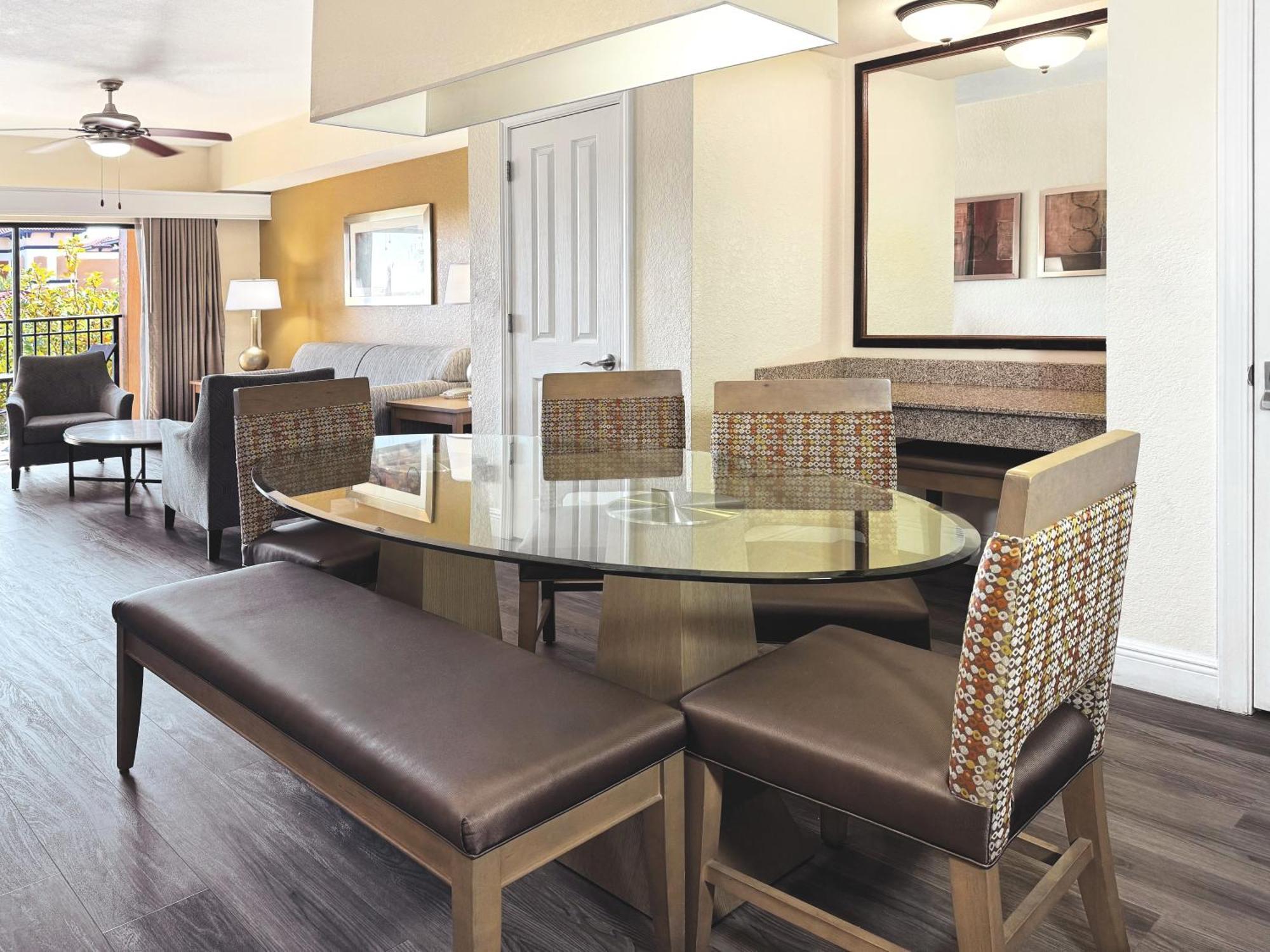 Floridays Orlando Two & Three Bed Rooms Condo Resort Williamsburg Exterior photo