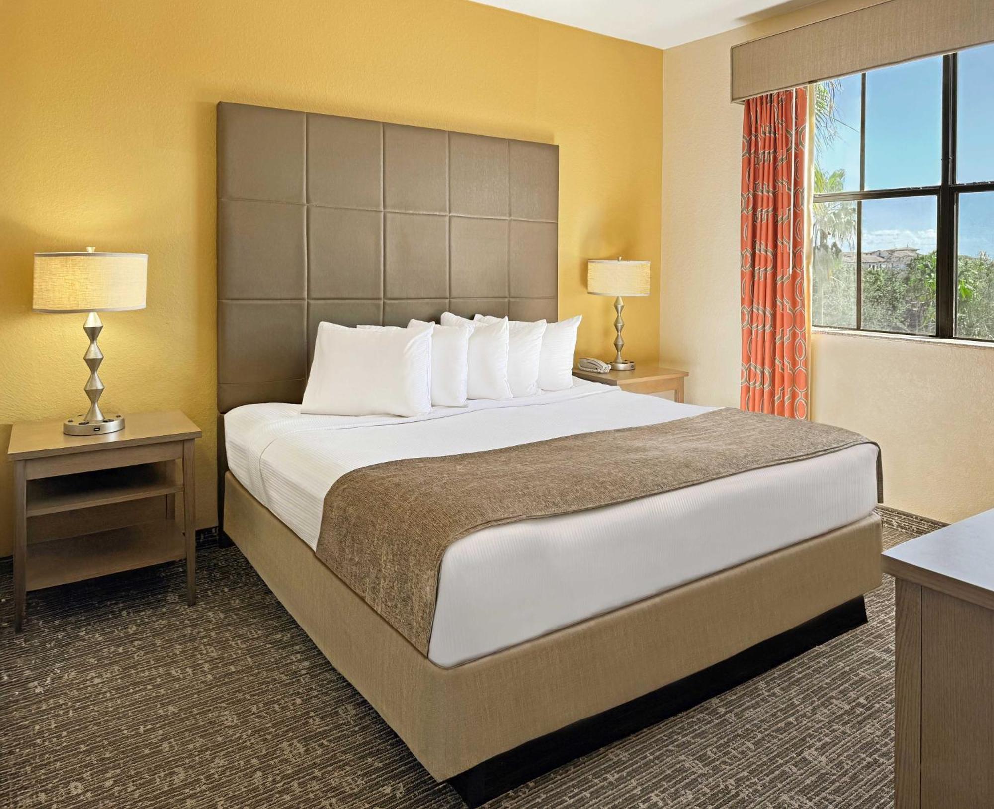 Floridays Orlando Two & Three Bed Rooms Condo Resort Williamsburg Exterior photo