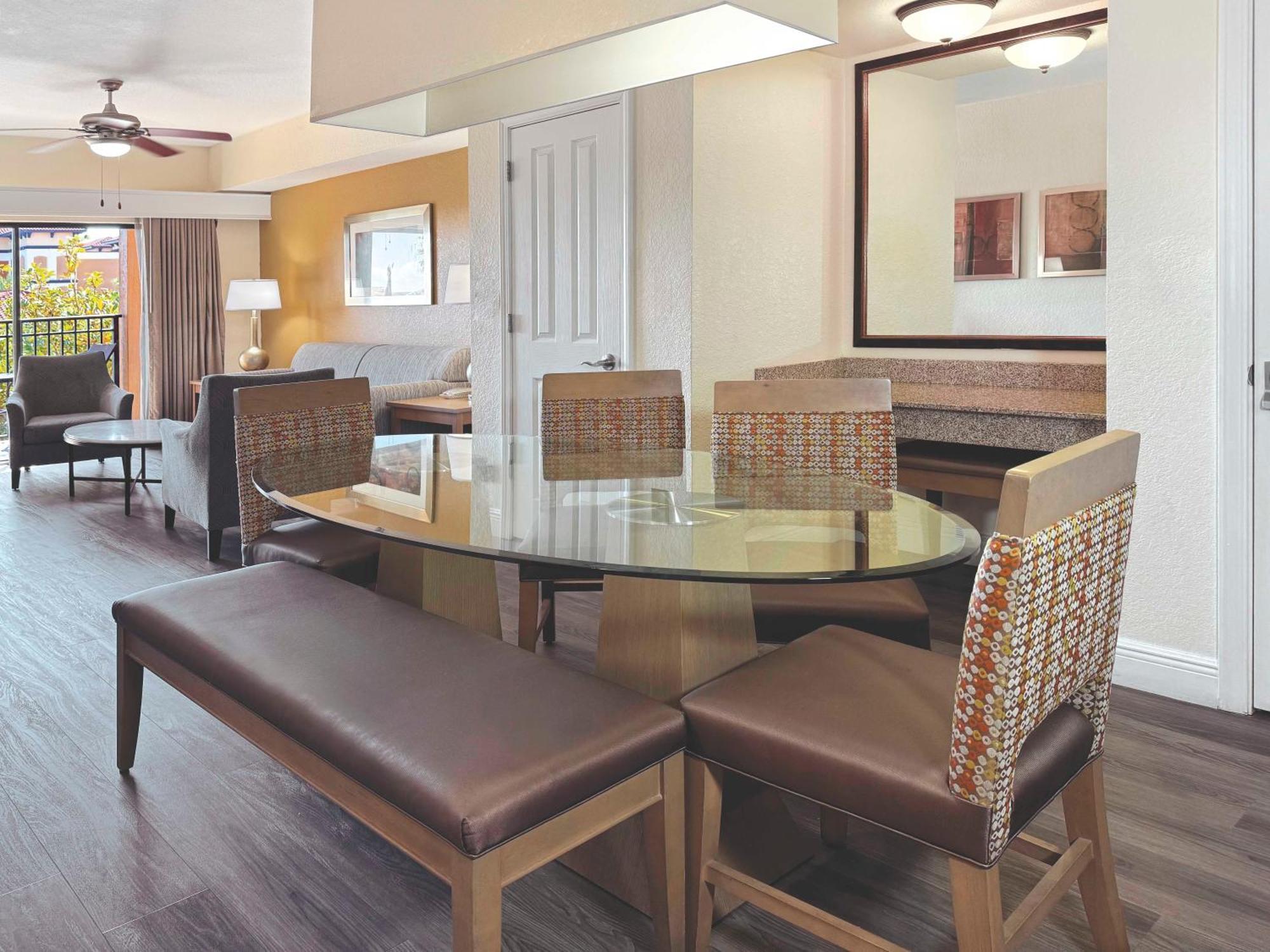 Floridays Orlando Two & Three Bed Rooms Condo Resort Williamsburg Exterior photo